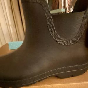 Totes Cirrus Chelsea rainboot